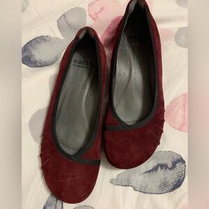 Earth Shoe Women's Burgundy Red Suede Flats Comfy Cozy Cute Size 7